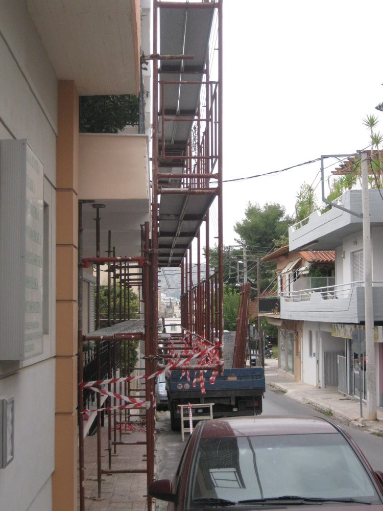 Custom-engineered scaffolding structure