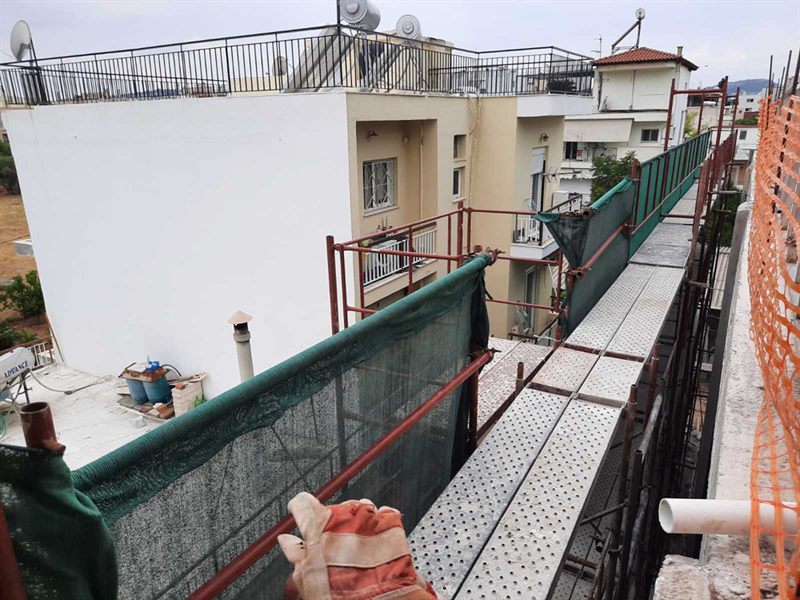 Scaffold bridge walkway
