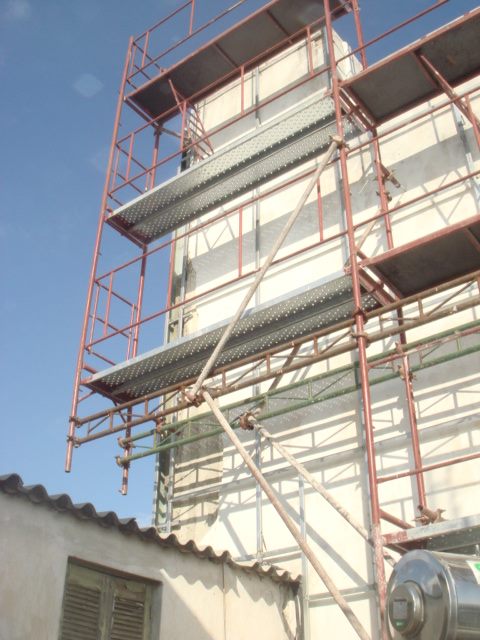 Scaffold bridge walkway