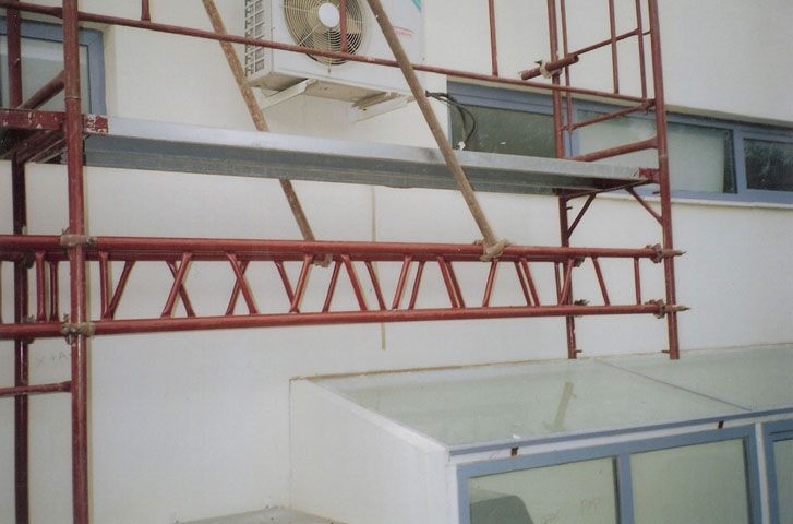 Scaffold bridge walkway
