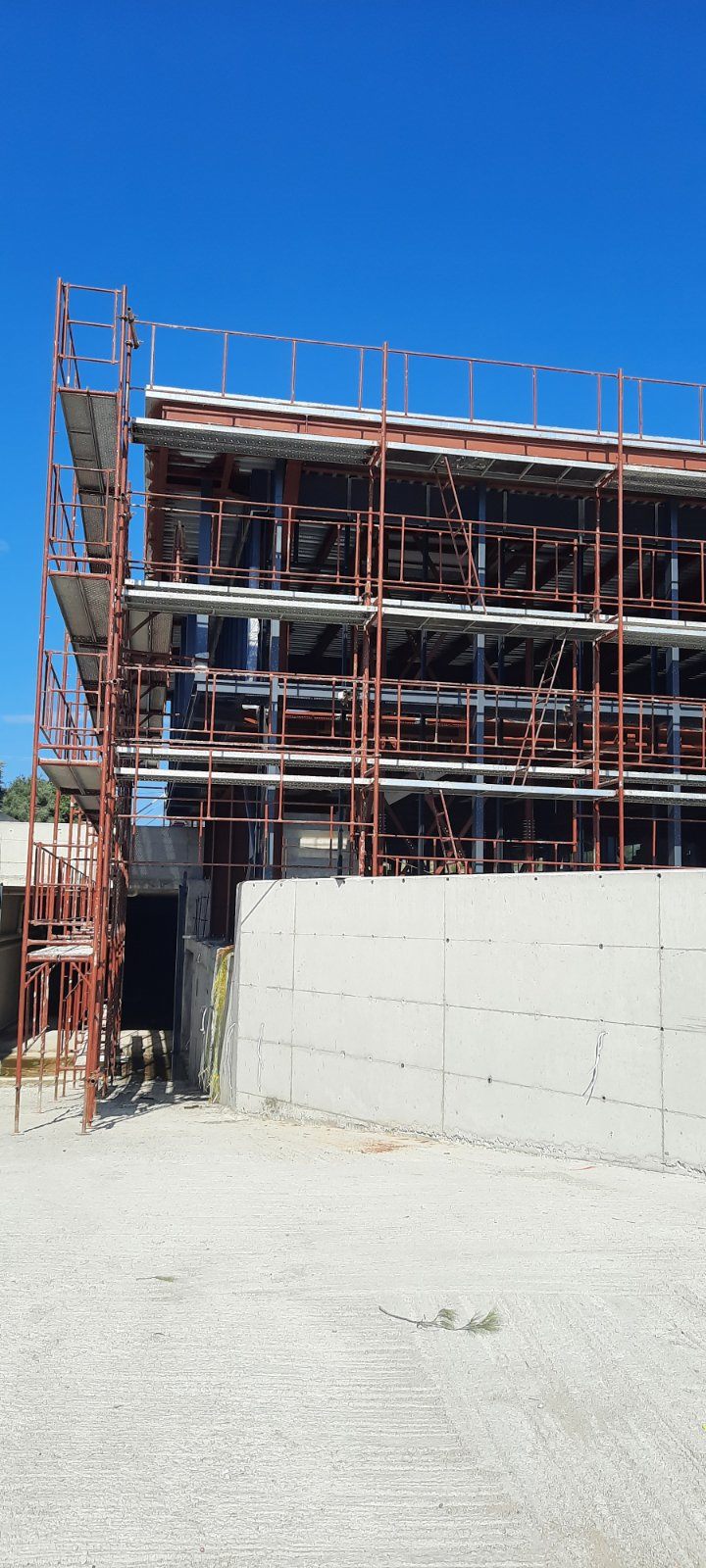 Facade scaffolding on an apartment building