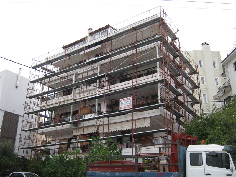 Facade scaffolding on an apartment building