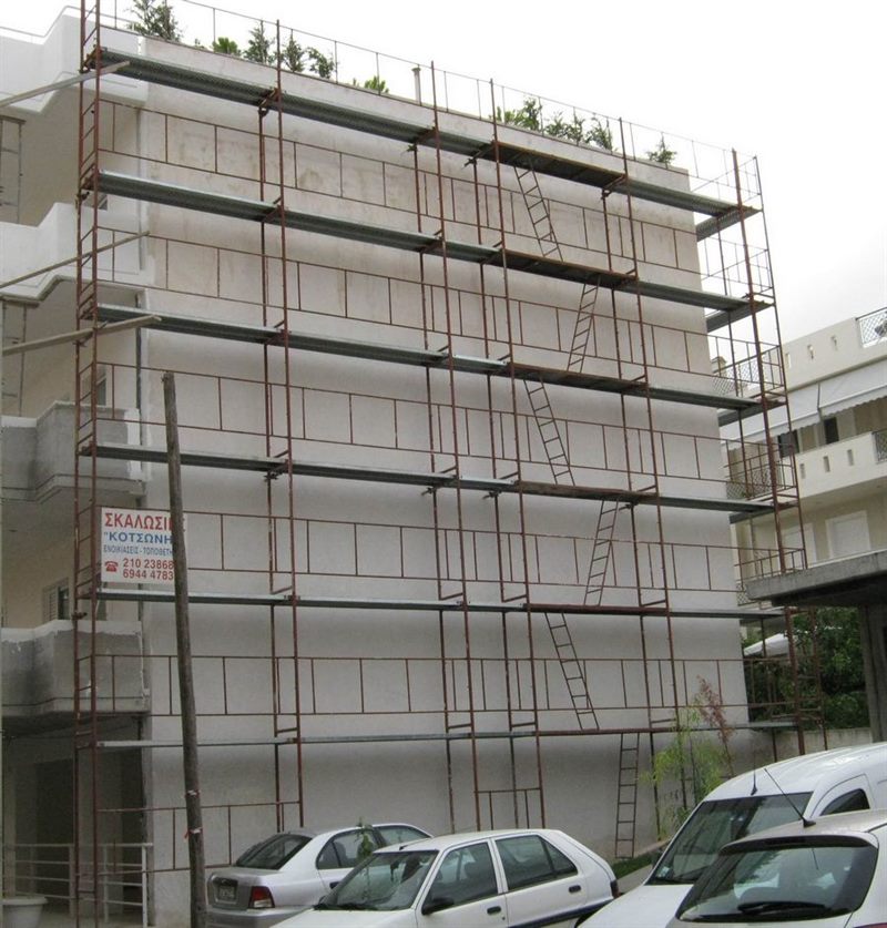 Facade scaffolding on an apartment building