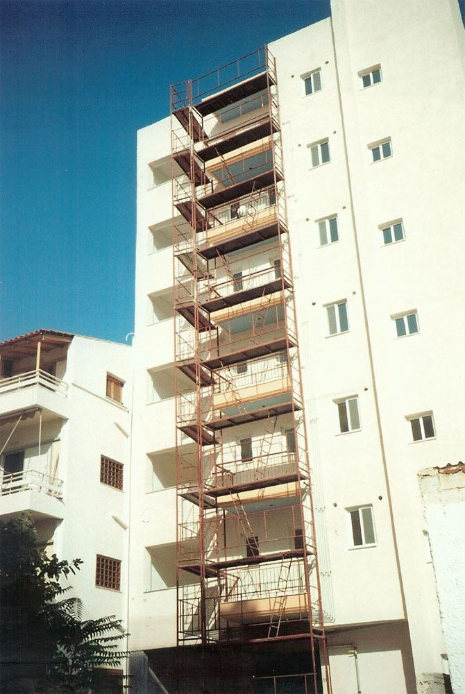 Facade scaffolding on an apartment building