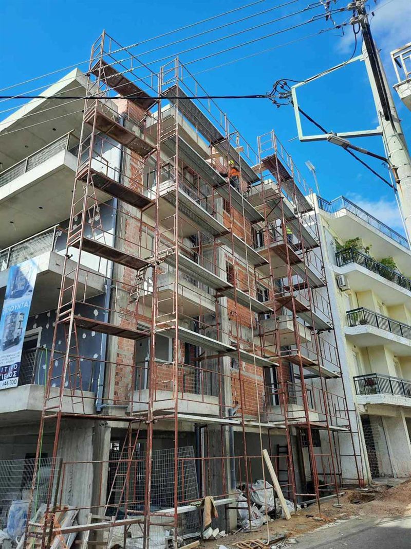 Facade scaffolding on an apartment building in Ilion