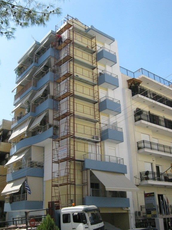 Facade scaffolding on an apartment building in Korydallos