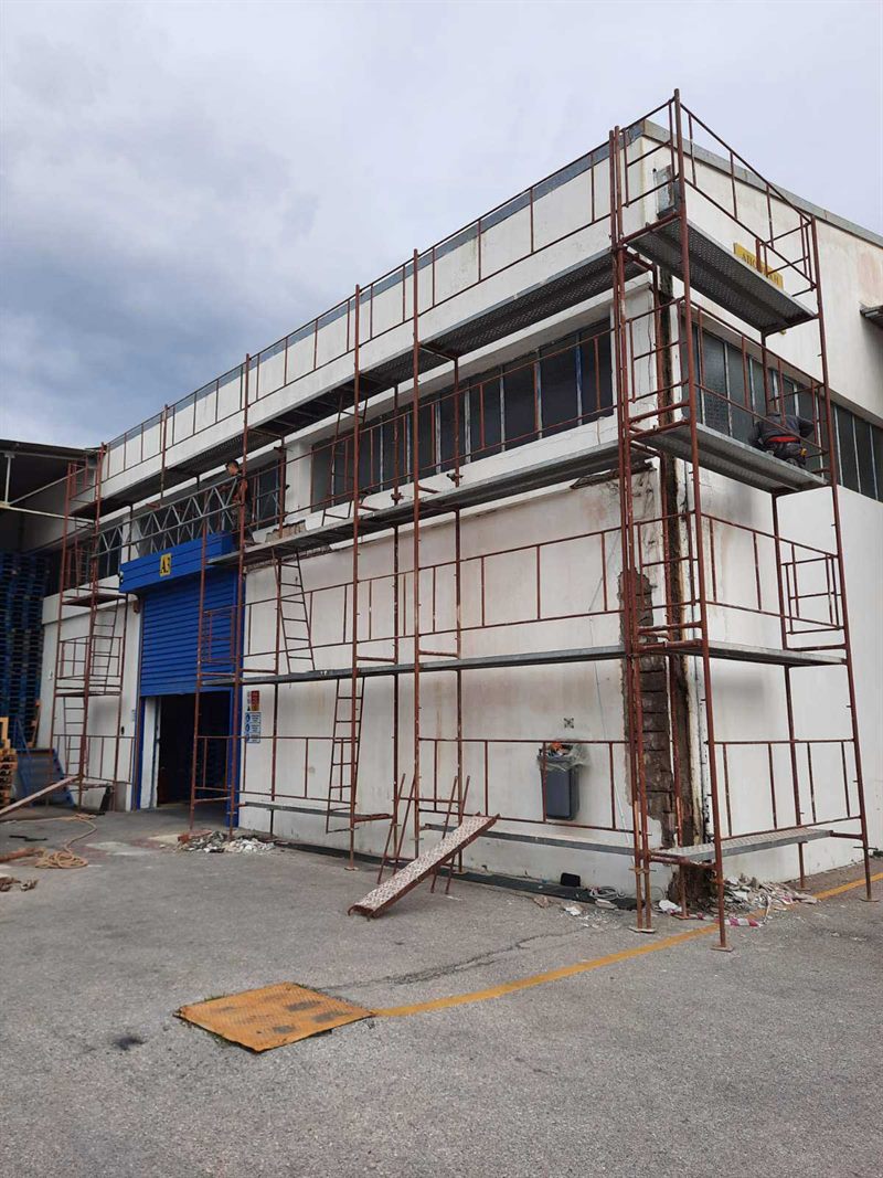 Scaffolding on a warehouse