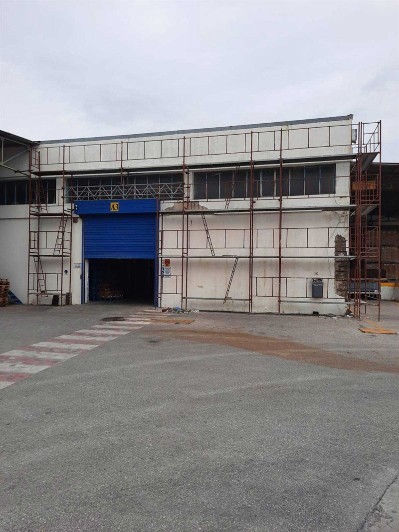 Scaffolding on a warehouse