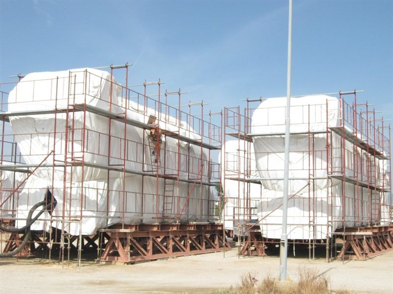 Scaffolding around silos and tanks