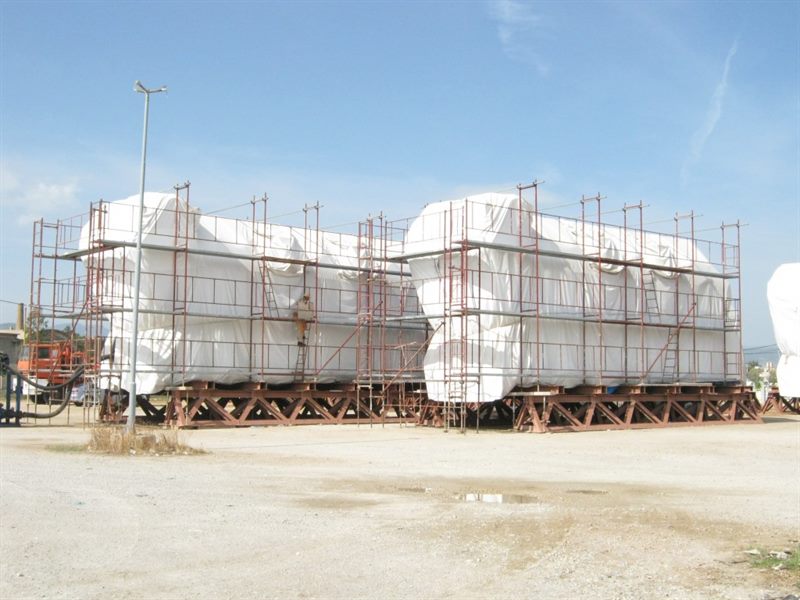 Scaffolding around silos and tanks