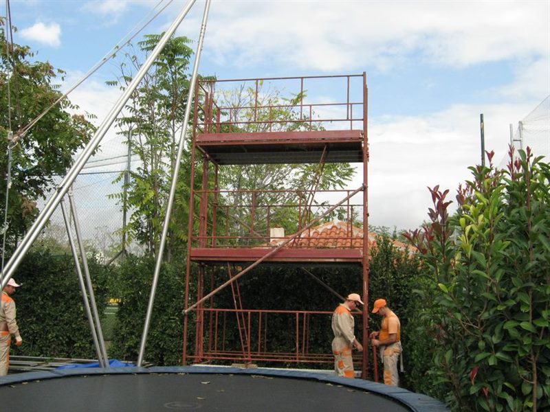 Mobile scaffold tower on wheels