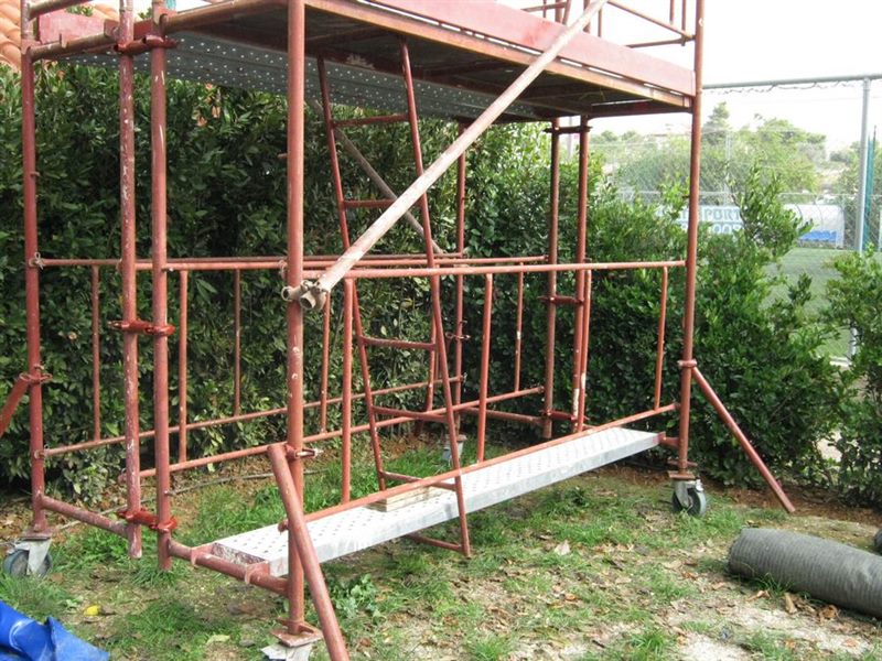 Mobile scaffold tower on wheels