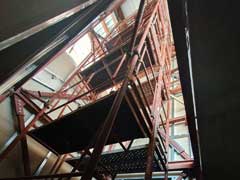 Ειδικη κατασκευη σκαλωσιας σε κτηριο